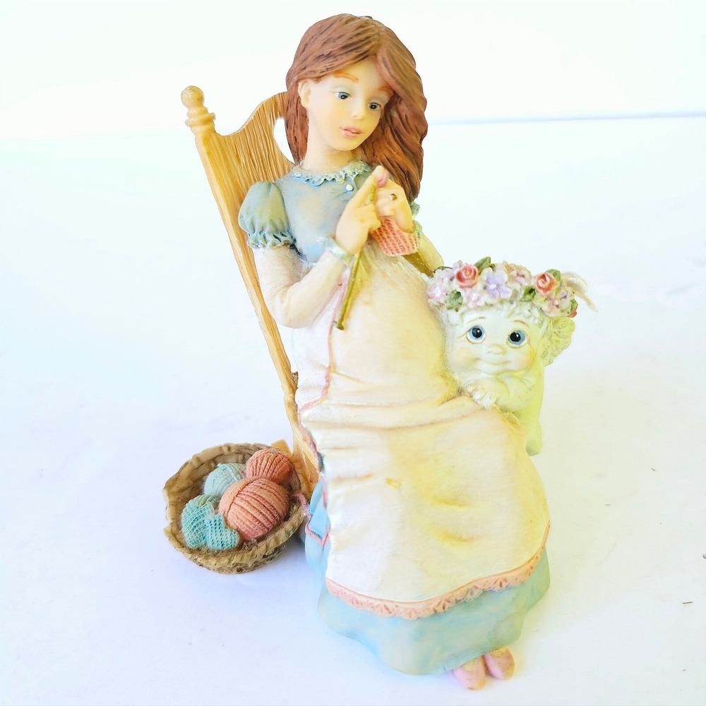 1997‎ Dreamsicles Mother To Be Figurine Pregnant Woman Knitting Cherub 10155
